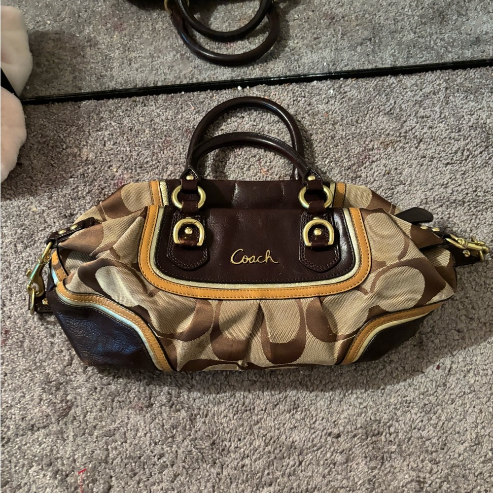 Vintage coach bag, pink inside